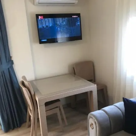 Fully Furnished Comfortable Flat In Appartamento Smirne